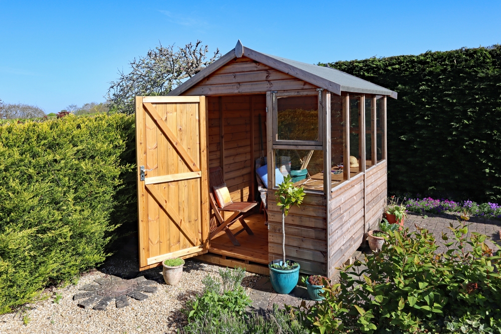 Abri de jardin : quel revêtement choisir pour la toiture